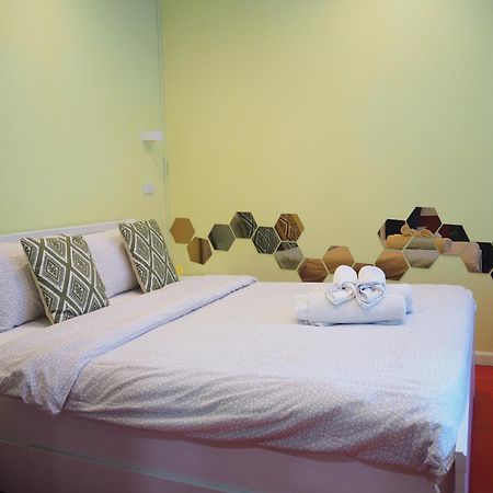 Maderla Hotel Банкок Екстериор снимка
