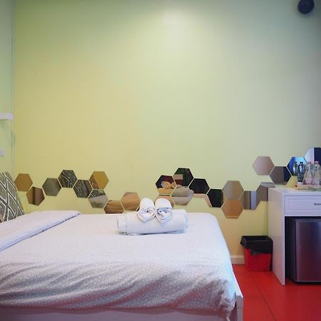 Maderla Hotel Банкок Екстериор снимка