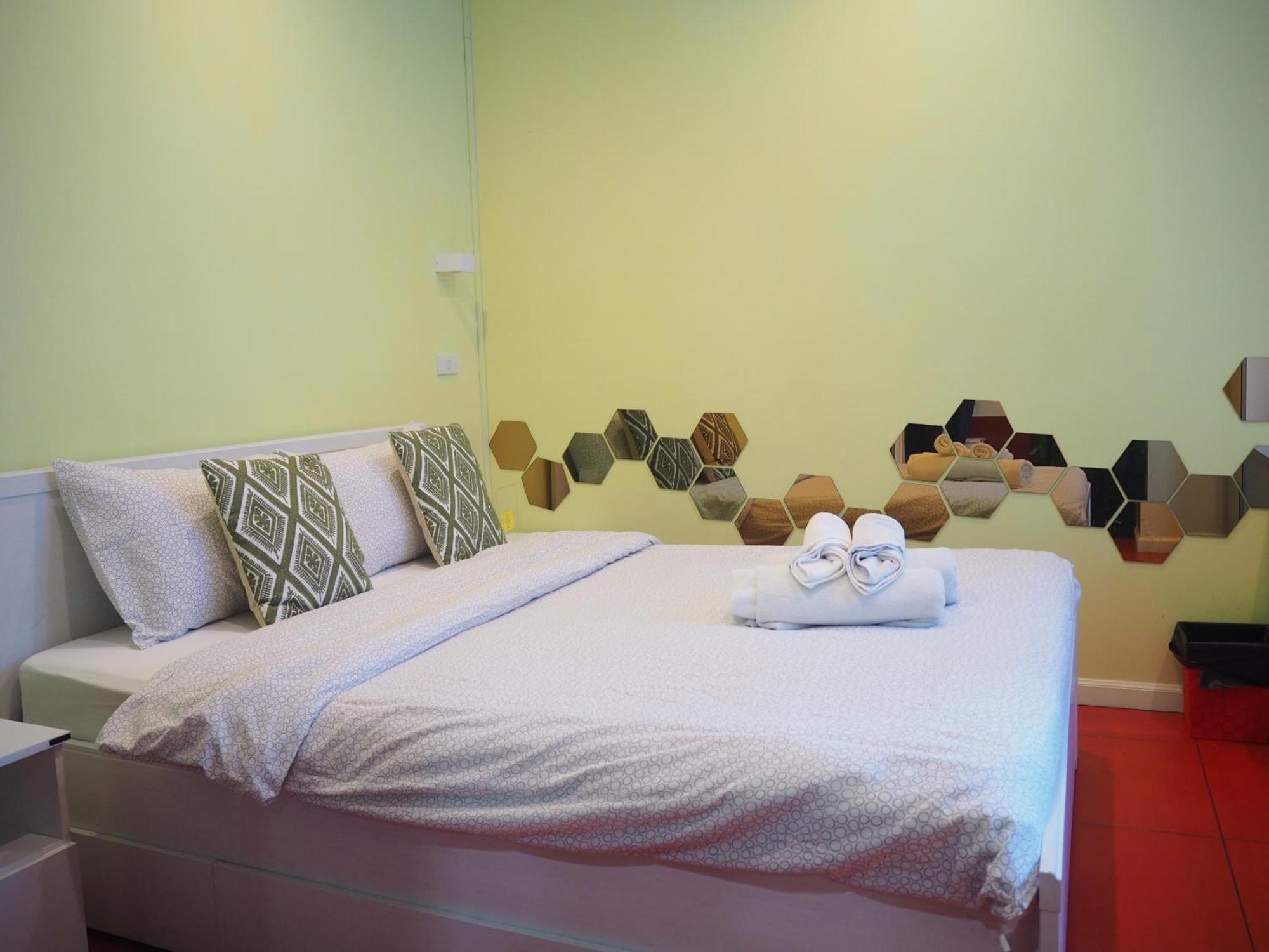 Maderla Hotel Банкок Екстериор снимка