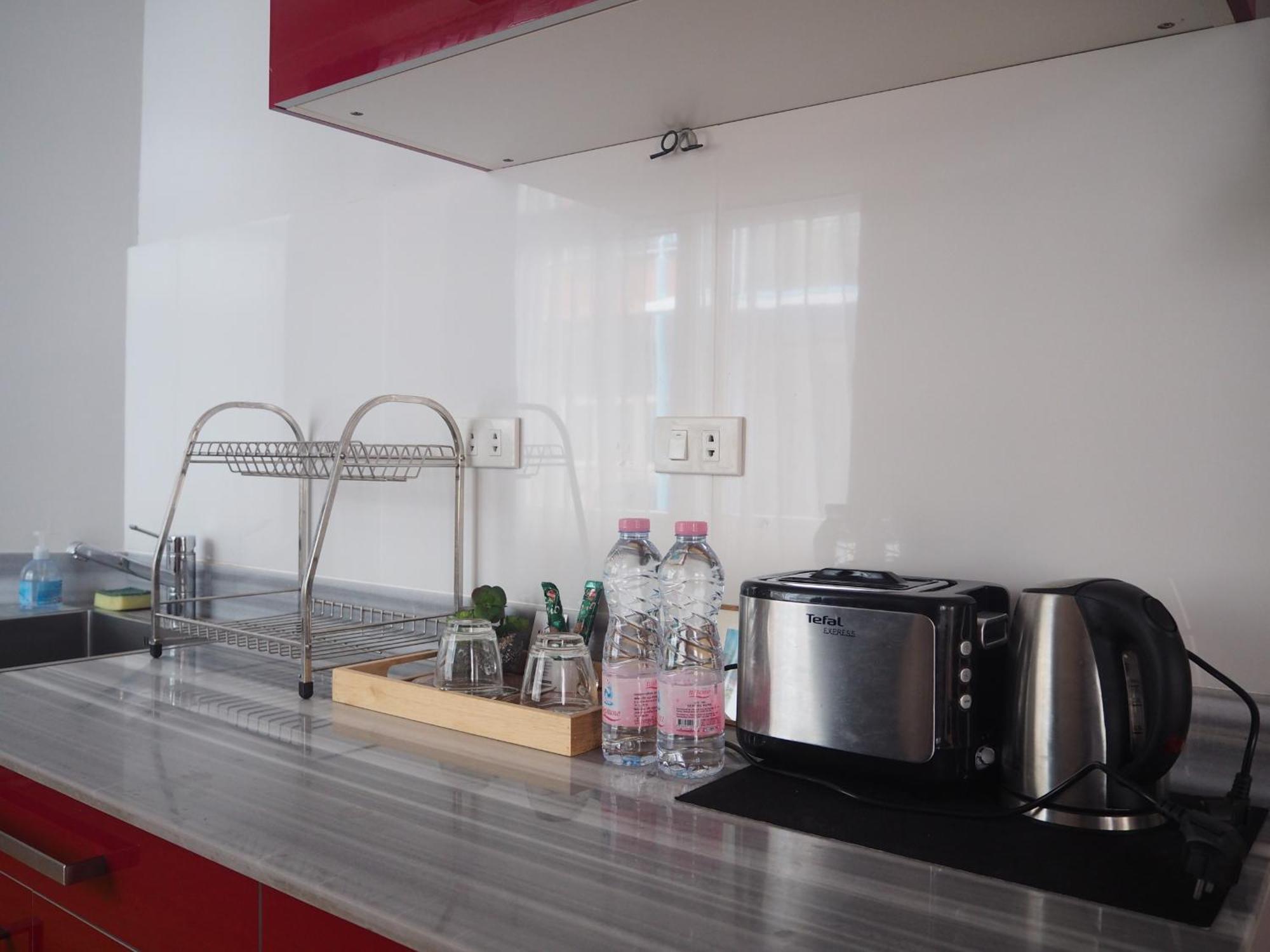 Maderla Hotel Банкок Екстериор снимка