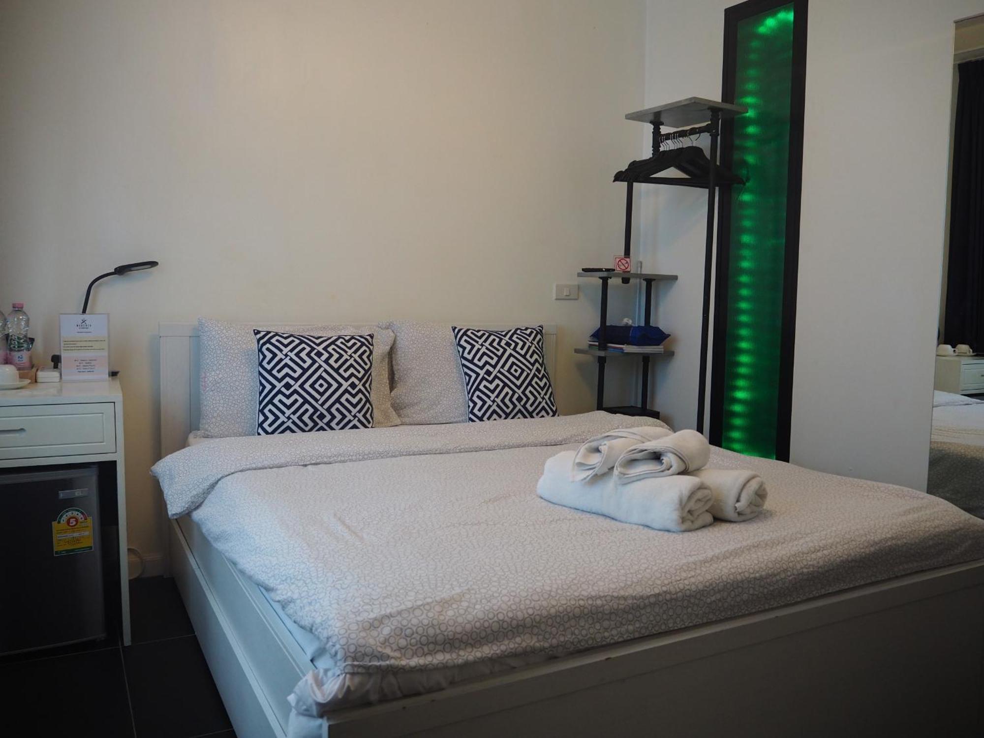 Maderla Hotel Банкок Екстериор снимка