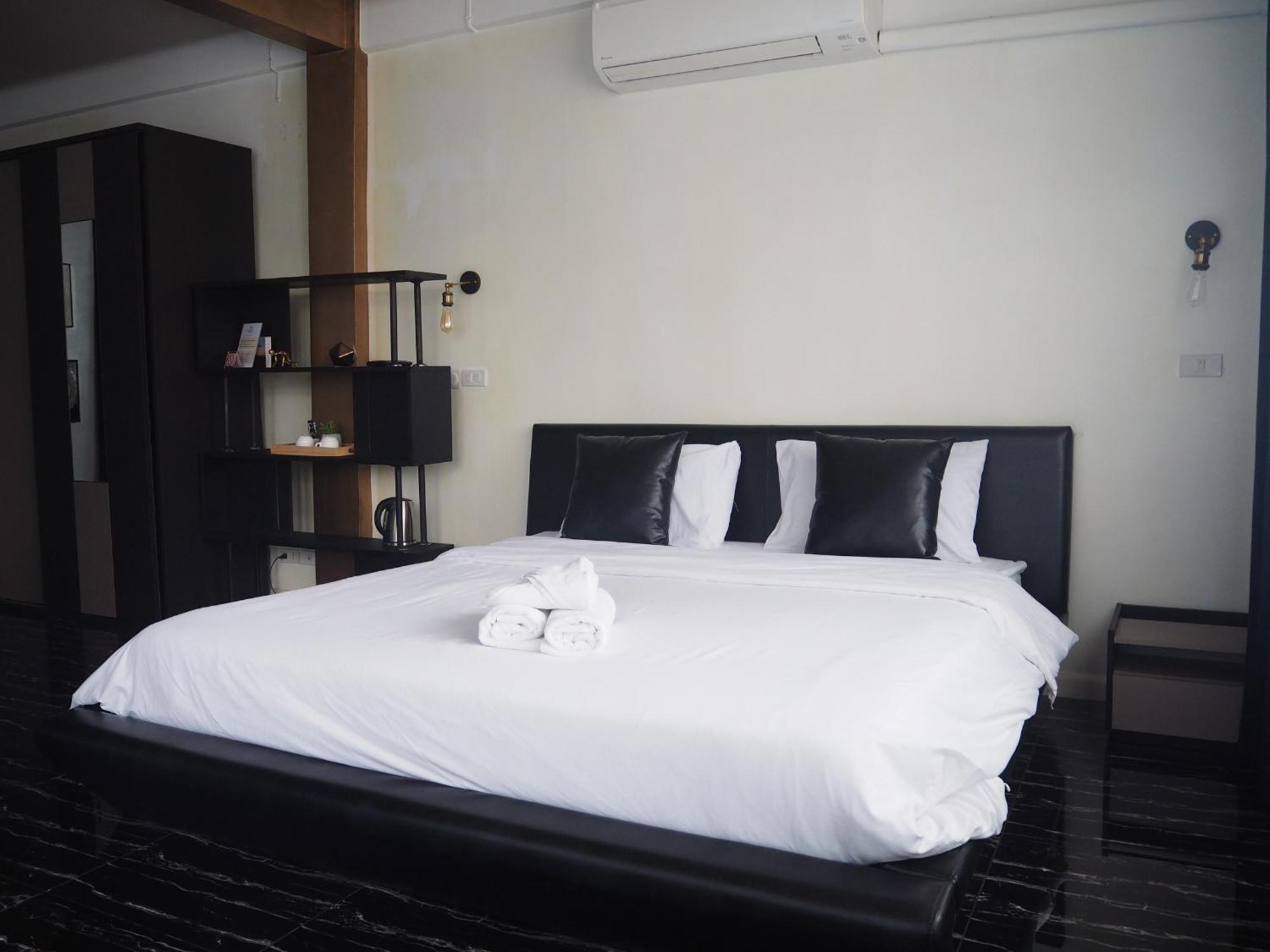 Maderla Hotel Банкок Екстериор снимка