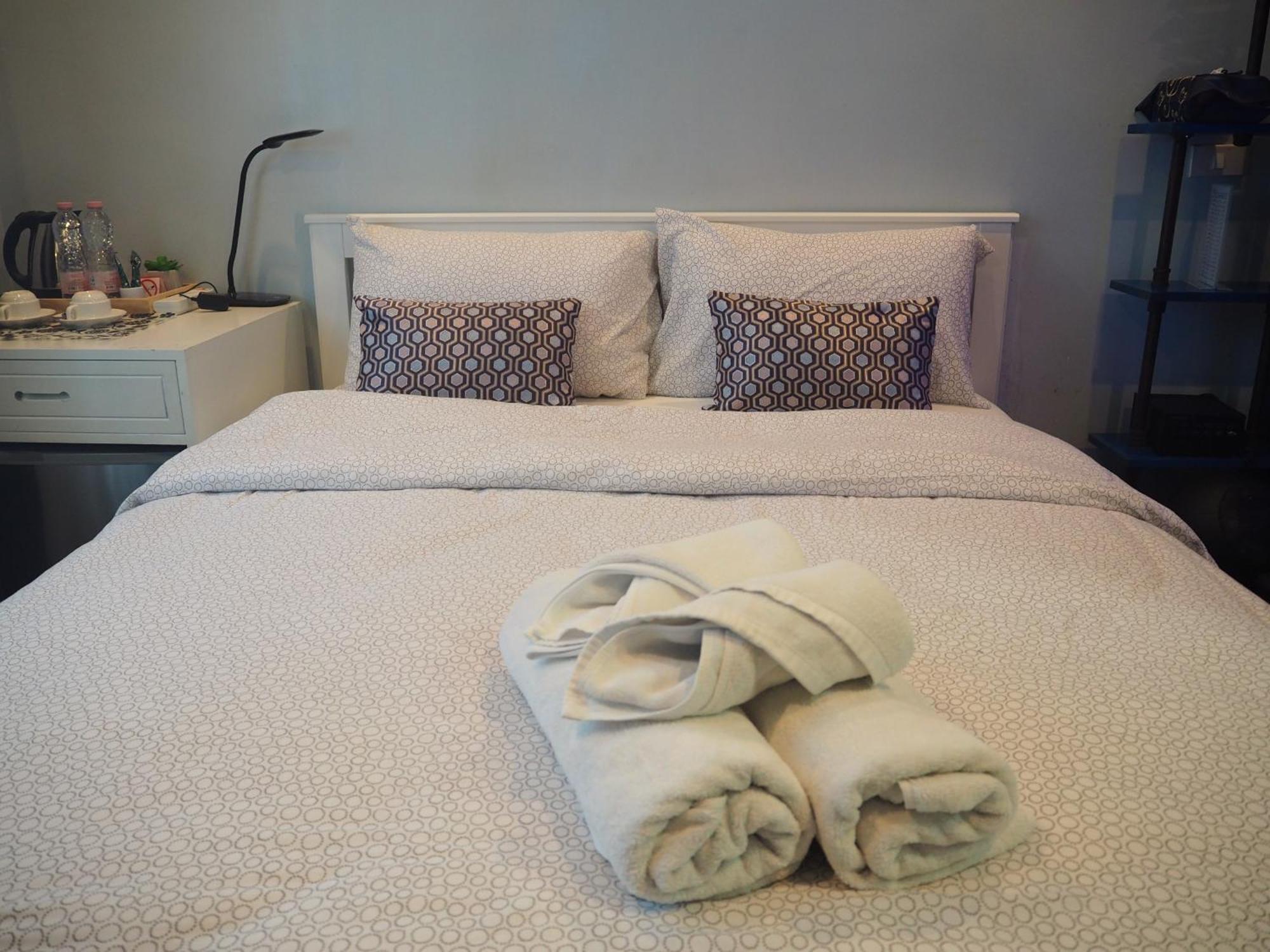 Maderla Hotel Банкок Екстериор снимка